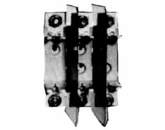 IMPA手冊 編號793873HRC3極匣式保險絲底座(圖1)